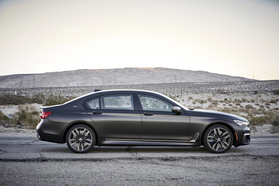  BMW M760i xDrive 2017 года  (NA) (фото 79 из 154)